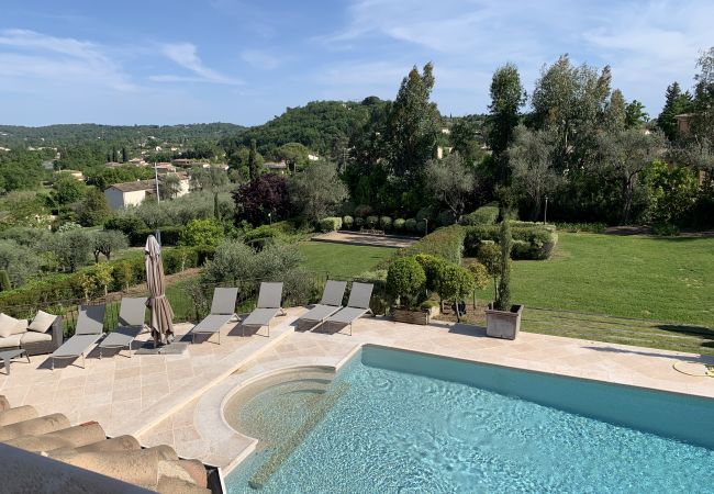 Villa à Châteauneuf-Grasse - Villa Ock en Bourg - Etoiles du Sud Villa à Châteauneuf-Grasse - Villa Ock en Bourg - Etoiles du Sud