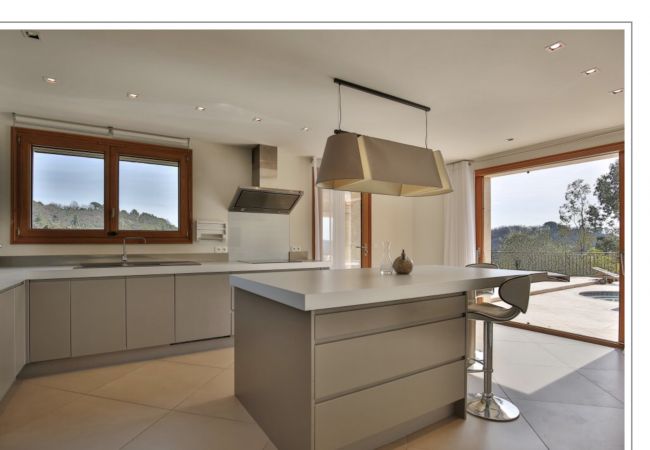 Villa à Châteauneuf-Grasse - Villa Ock en Bourg - Etoiles du Sud Villa à Châteauneuf-Grasse - Villa Ock en Bourg - Etoiles du Sud