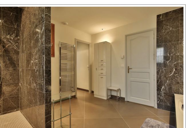 Villa à Châteauneuf-Grasse - Villa Ock en Bourg - Etoiles du Sud Villa à Châteauneuf-Grasse - Villa Ock en Bourg - Etoiles du Sud