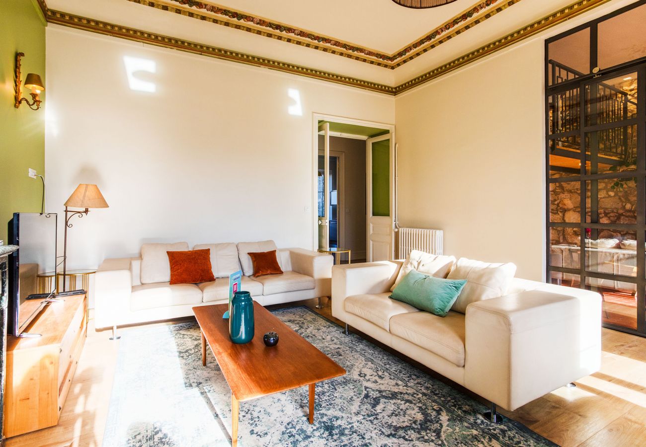 GRAND SALON