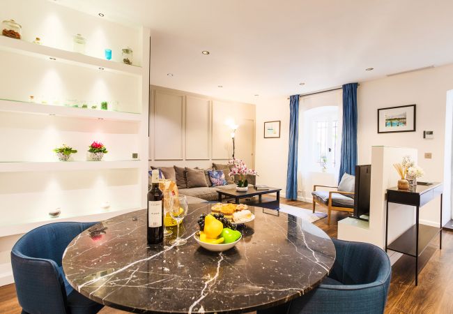 Appartement à Villefranche-sur-Mer - LE MAY AP4338 By Riviera Holiday Homes Appartement à Villefranche-sur-Mer - LE MAY AP4338 By Riviera Holiday Homes