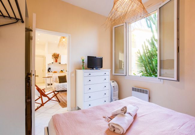 Appartement à Villefranche-sur-Mer - LE FLORIDA AP4340 By Riviera Holiday Homes Appartement à Villefranche-sur-Mer - LE FLORIDA AP4340 By Riviera Holiday Homes