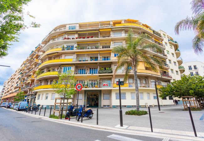 Appartement à Nice - LE FRANCE By Riviera Holiday Homes Appartement à Nice - LE FRANCE By Riviera Holiday Homes