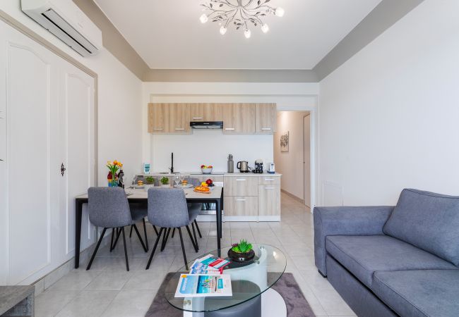 Appartement à Villefranche-sur-Mer - LES NEREIDES AP4359 By Riviera Holiday Homes Appartement à Villefranche-sur-Mer - LES NEREIDES AP4359 By Riviera Holiday Homes