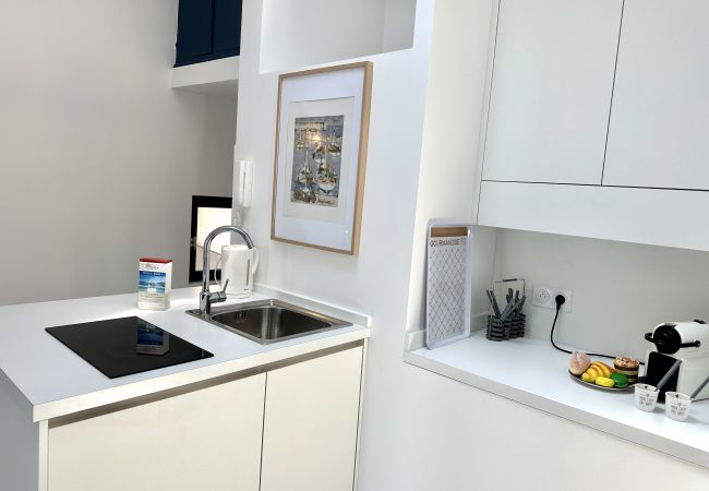 Appartement à Villefranche-sur-Mer - MAISON BLEUE AP4362 By Riviera Holiday Homes Appartement à Villefranche-sur-Mer - MAISON BLEUE AP4362 By Riviera Holiday Homes