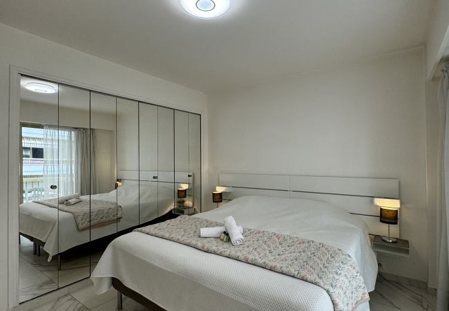 Appartement à Cannes - PALAIS ROYAL CROISETTE 2 CHAMBRES Appartement à Cannes - PALAIS ROYAL CROISETTE 2 CHAMBRES