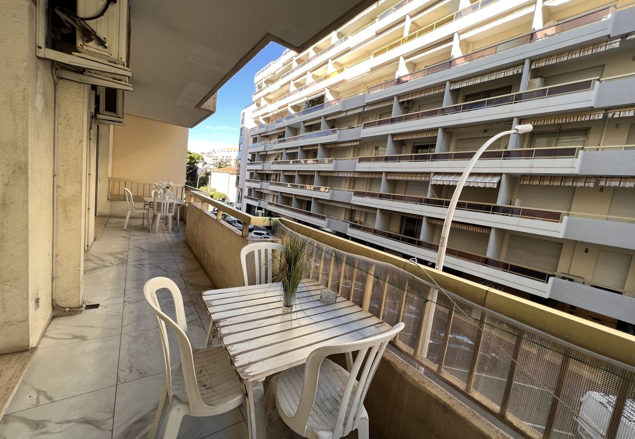 Appartement à Cannes - PALAIS ROYAL CROISETTE 2 CHAMBRES