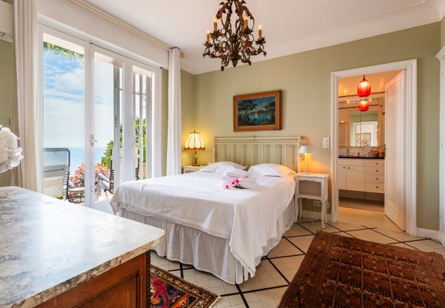 Villa à Villefranche-sur-Mer -  ROMANTIC VILLA VI4412 By Riviera Holiday Homes  Villa à Villefranche-sur-Mer -  ROMANTIC VILLA VI4412 By Riviera Holiday Homes