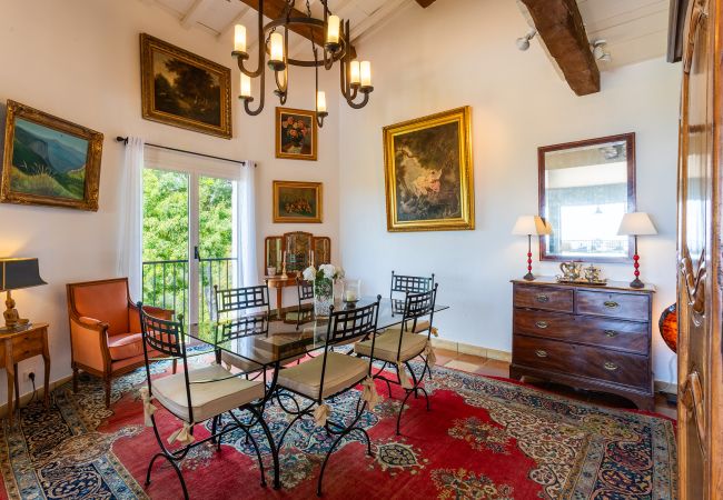 Villa à Nice - VILLA HATELMA VI4404 By Riviera Holiday Homes  Villa à Nice - VILLA HATELMA VI4404 By Riviera Holiday Homes