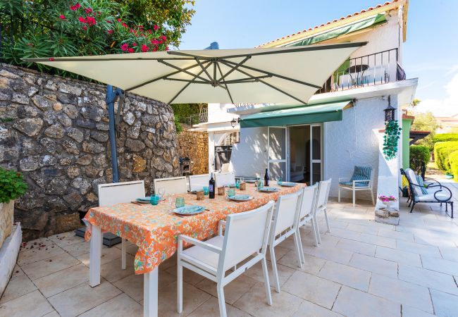 Villa à Mougins - VILLA LA ROSERAIE VI4425 By Riviera Holiday Homes Villa à Mougins - VILLA LA ROSERAIE VI4425 By Riviera Holiday Homes