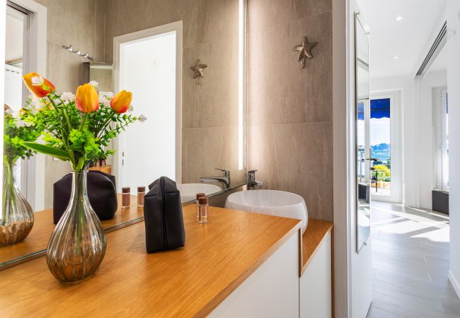 Studio à Villefranche-sur-Mer -  L'ESTEREL AP4431 By Riviera Holiday Homes  Studio à Villefranche-sur-Mer -  L'ESTEREL AP4431 By Riviera Holiday Homes