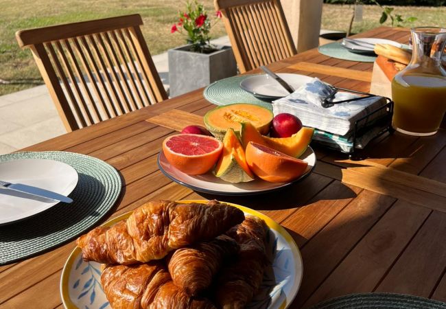 Villa à Vence - VILLA LA LOUBIANE VI4428 By Riviera Holiday Homes Villa à Vence - VILLA LA LOUBIANE VI4428 By Riviera Holiday Homes