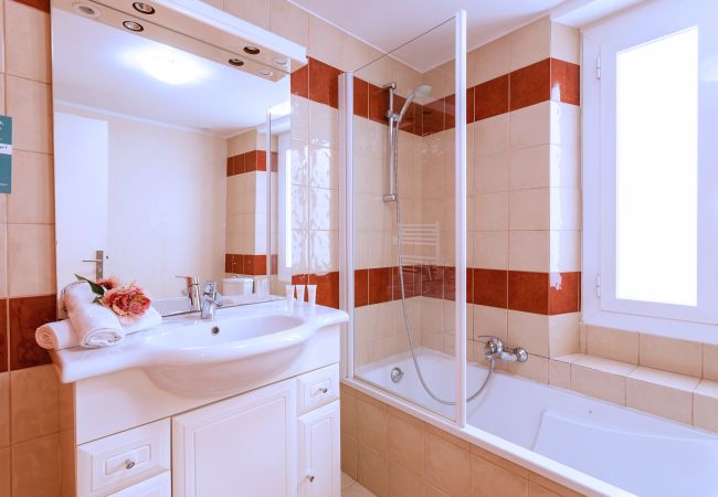 Appartement à Villefranche-sur-Mer - HEAVEN AP4440 By Riviera Holiday Homes  Appartement à Villefranche-sur-Mer - HEAVEN AP4440 By Riviera Holiday Homes