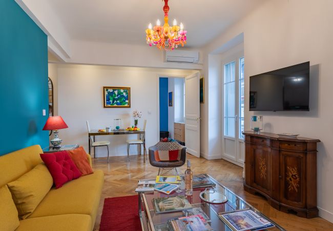 Appartement à Nice - LE ROYAL AP4456 by Riviera Holiday Homes Appartement à Nice - LE ROYAL AP4456 by Riviera Holiday Homes
