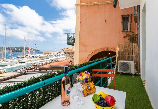 Appartement à Villefranche-sur-Mer - TERRACOTTA AP4457 By Riviera Holiday Homes Appartement à Villefranche-sur-Mer - TERRACOTTA AP4457 By Riviera Holiday Homes