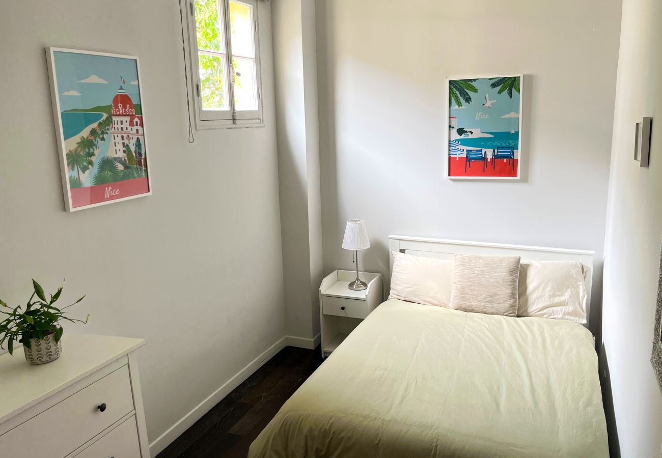 Appartement à Nice - Berlioz Blue AP4458 b y Riviera Holiday Homes 