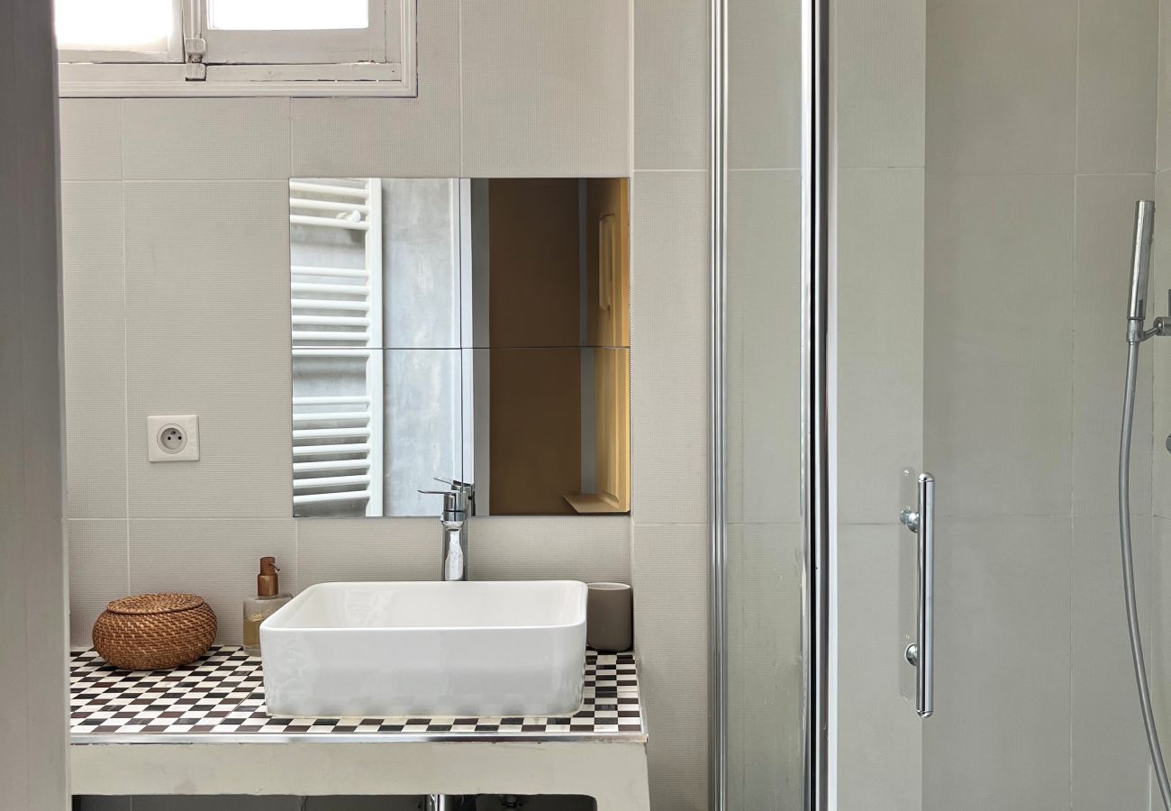Appartement à Nice - Berlioz Blue AP4458 by Riviera Holiday Homes 