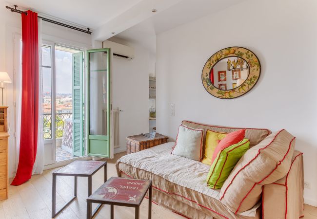 Appartement à Nice - LE PAIROLIERE AP4461 by Riviera Holiday Homes Appartement à Nice - LE PAIROLIERE AP4461 by Riviera Holiday Homes