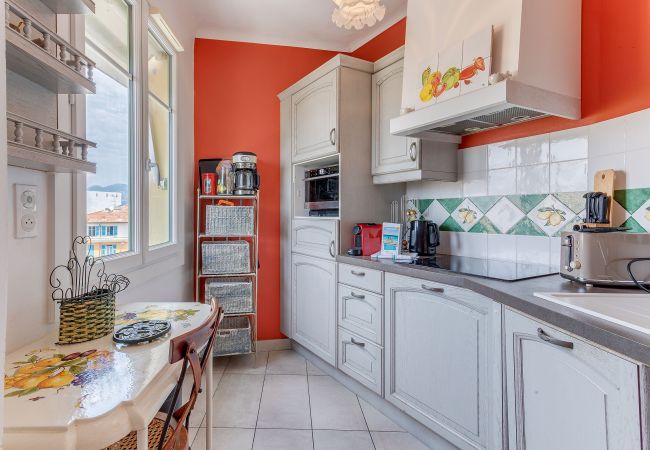 Appartement à Nice - LE PAIROLIERE AP4461 by Riviera Holiday Homes Appartement à Nice - LE PAIROLIERE AP4461 by Riviera Holiday Homes