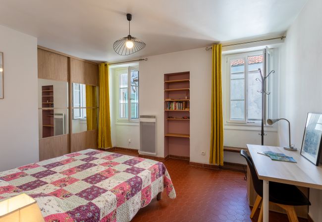 Appartement à Nice - VUE ROSSETTI AP4465 by Riviera Holiday Homes Appartement à Nice - VUE ROSSETTI AP4465 by Riviera Holiday Homes