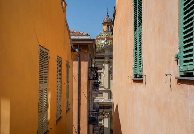 Appartement à Nice - VUE ROSSETTI AP4465 by Riviera Holiday Homes Appartement à Nice - VUE ROSSETTI AP4465 by Riviera Holiday Homes