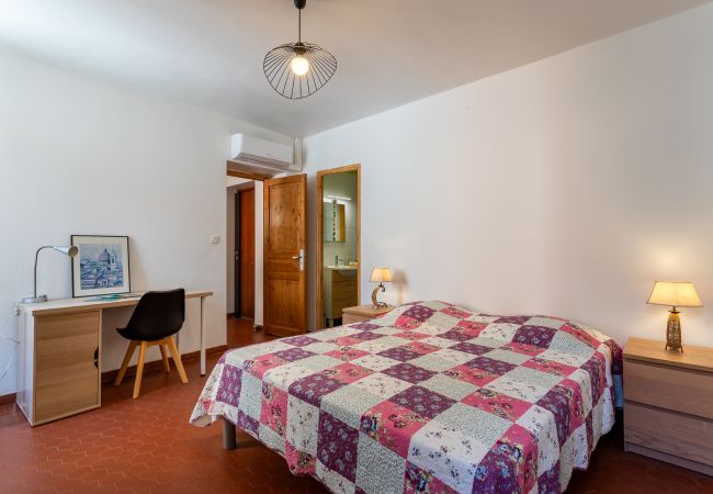 Appartement à Nice - VUE ROSSETTI AP4465 by Riviera Holiday Homes Appartement à Nice - VUE ROSSETTI AP4465 by Riviera Holiday Homes