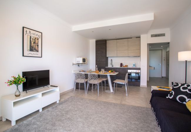 Appartement à Villefranche-sur-Mer - VISTA MARE AP4459 By Riviera Holiday Homes Appartement à Villefranche-sur-Mer - VISTA MARE AP4459 By Riviera Holiday Homes