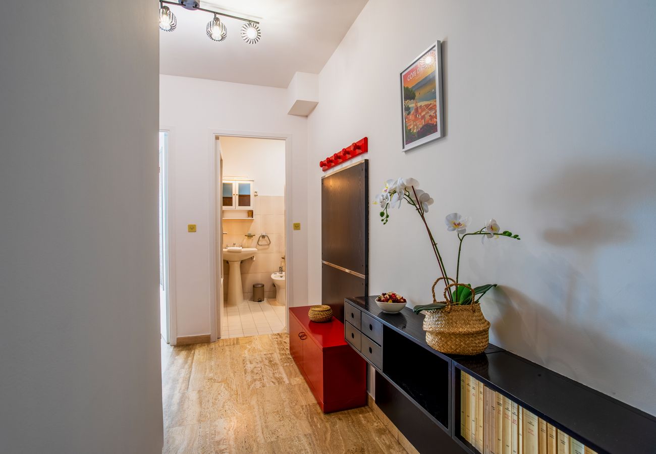 Appartement à Cagnes-sur-Mer - LE CHANTILLY AP4464 by RIVIERA HOLIDAY HOMES