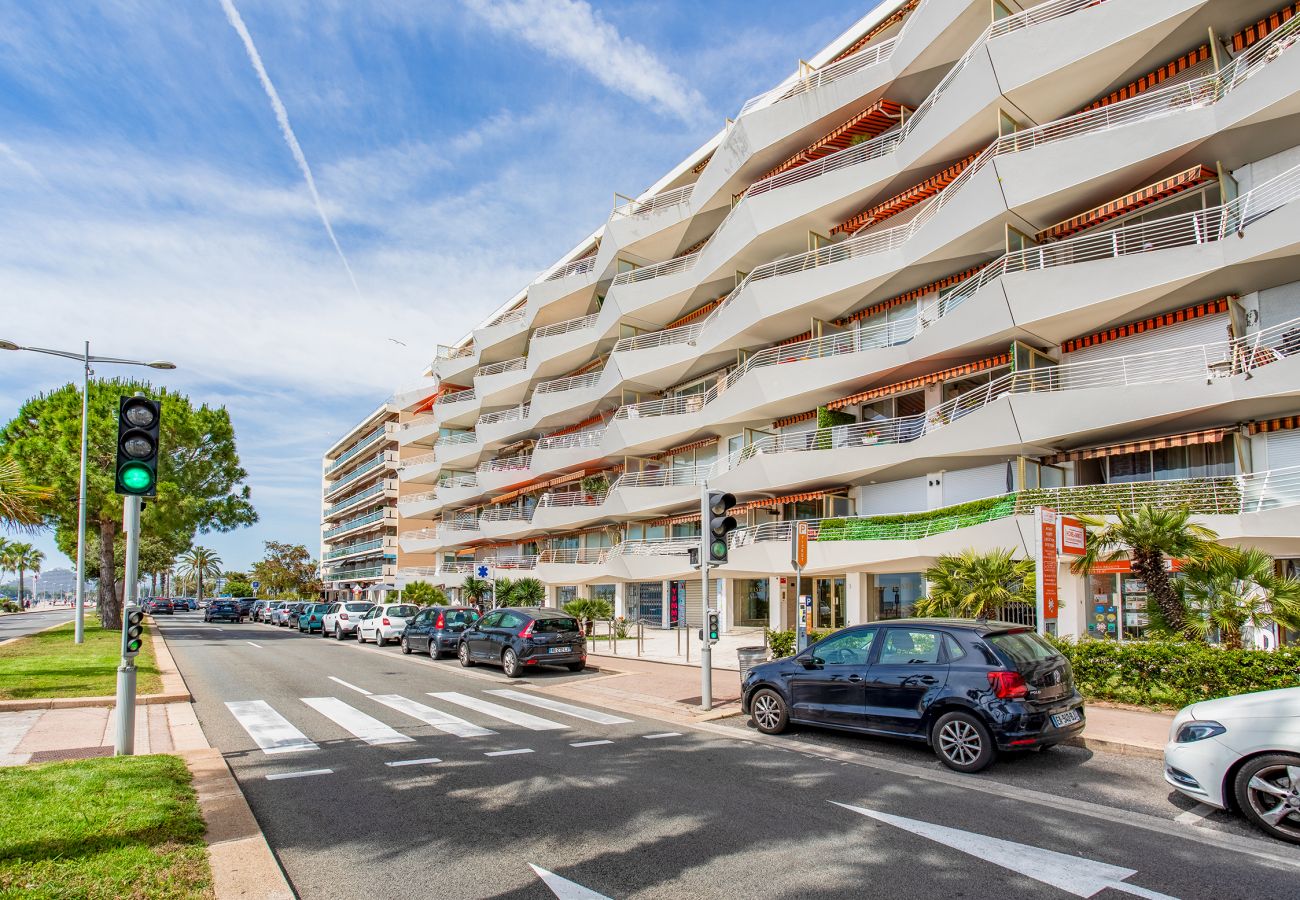 Appartement à Cagnes-sur-Mer - LE CHANTILLY AP4464 by RIVIERA HOLIDAY HOMES