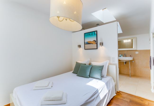 Appartement à Villefranche-sur-Mer - EDEN VIEW AP4469 by Riviera Holiday Homes Appartement à Villefranche-sur-Mer - EDEN VIEW AP4469 by Riviera Holiday Homes