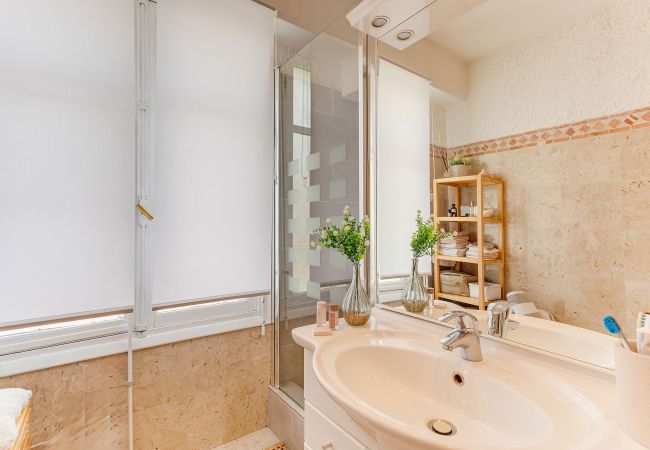 Appartement à Nice - LE LAFAYETTE 2 AP4474 by Riviera Holiday Homes Appartement à Nice - LE LAFAYETTE 2 AP4474 by Riviera Holiday Homes