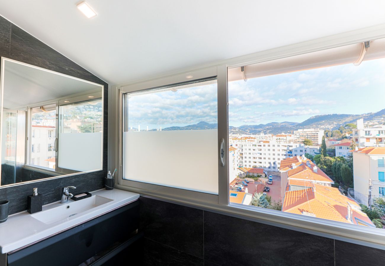 Appartement à Nice - La terrasse du port By Riviera Holiday Homes