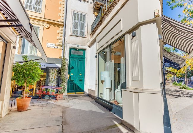 Appartement à Nice - VUE MAGENTA AP4484 by Riviera Holiday Homes  Appartement à Nice - VUE MAGENTA AP4484 by Riviera Holiday Homes