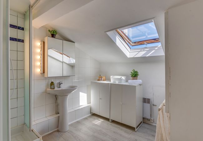 Appartement à Nice - ATTIC URBAN AP4485 by Riviera Holiday Homes  Appartement à Nice - ATTIC URBAN AP4485 by Riviera Holiday Homes