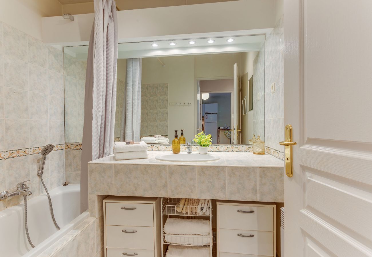 Appartement à Nice - IMPERIA AP4490 by RIVIERA HOLIDAY HOMES