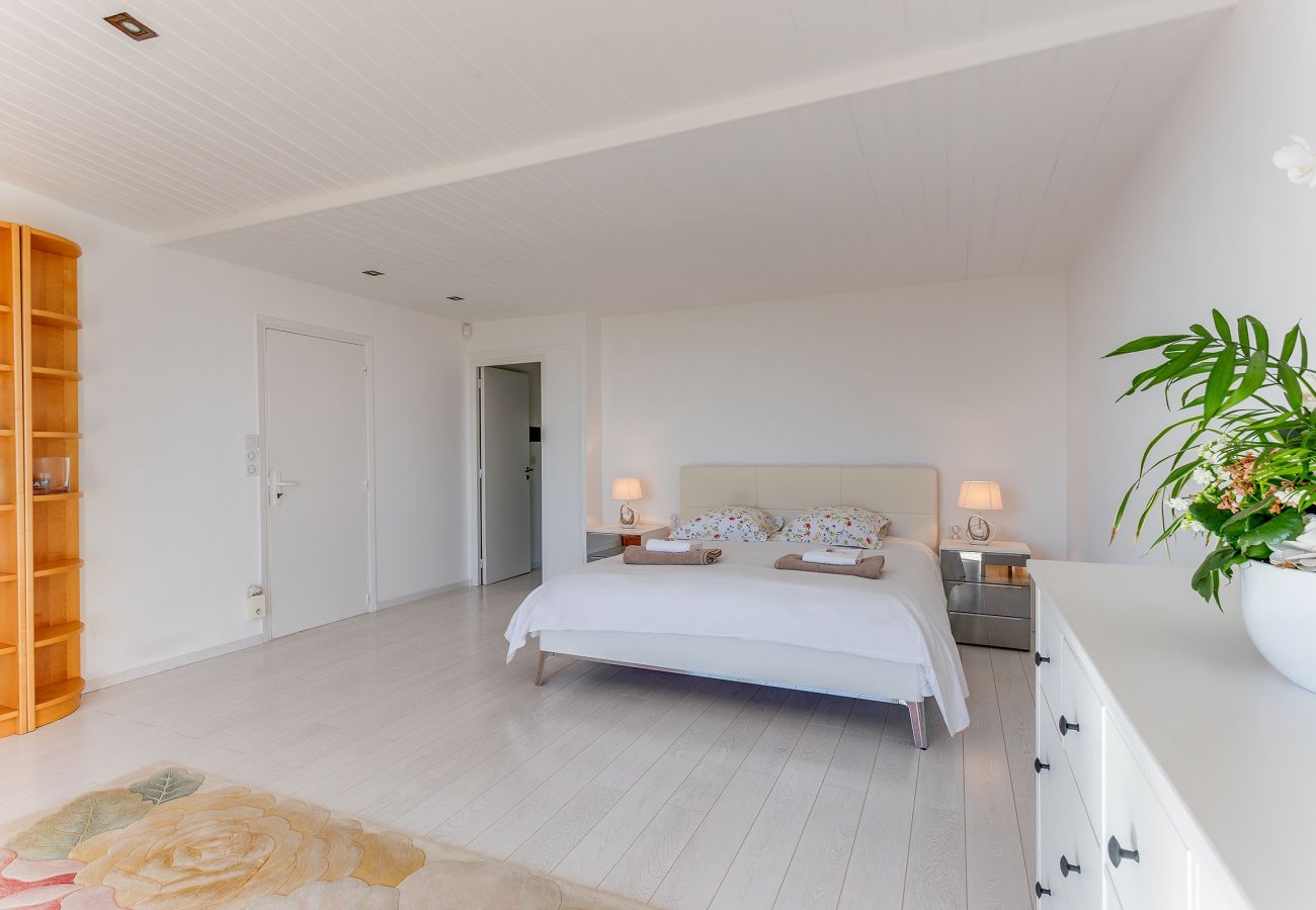 Villa à La Colle-sur-Loup - VILLA LOUPA VI4489 by Riviera Holiday Homes