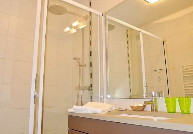 BATHROOM BATHROOM