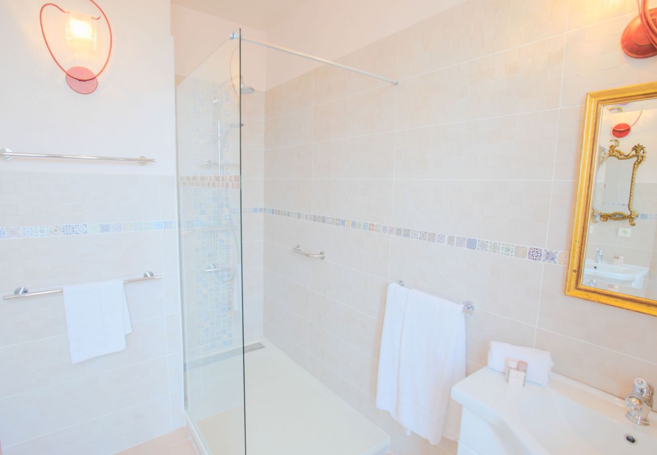BATHROOM 2 BATHROOM 2
