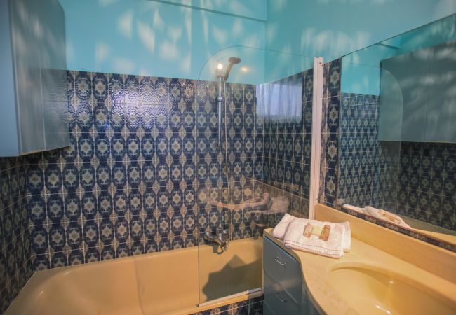 BATHROOM BATHROOM