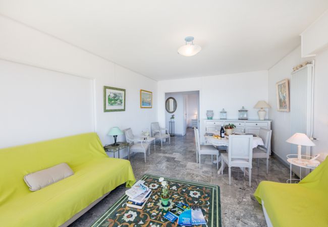 Apartment in Villefranche-sur-Mer - LE CALIFORNIA, Magnificent apartment, terrace with swimming pool, sea view by RIVIERA HOLIDAY HOMES Apartment in Villefranche-sur-Mer - LE CALIFORNIA, Magnificent apartment, terrace with swimming pool, sea view by RIVIERA HOLIDAY HOMES