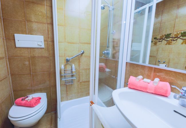 BATHROOM BATHROOM