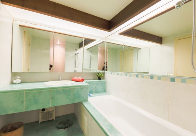 BATHROOM BATHROOM