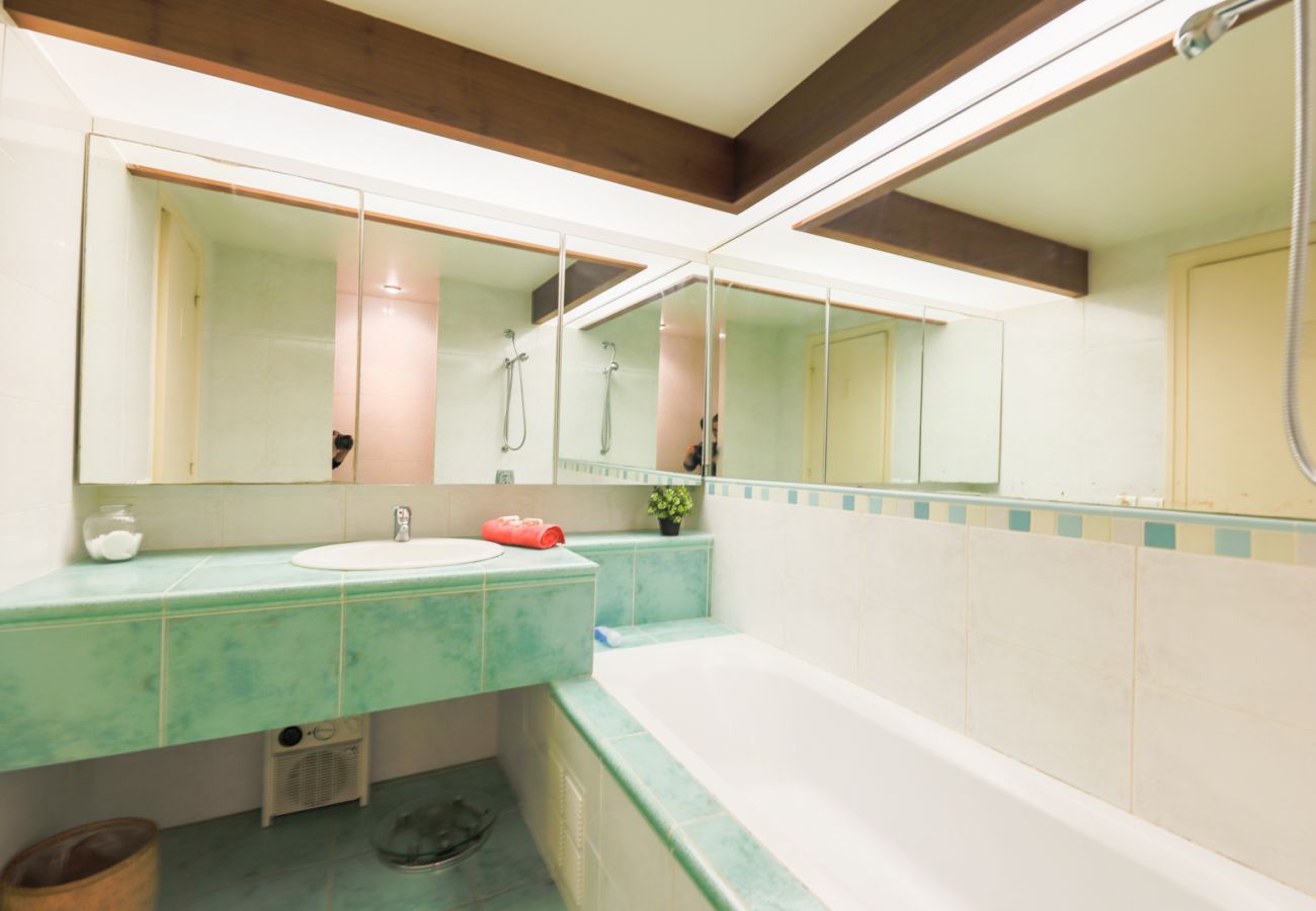 BATHROOM BATHROOM