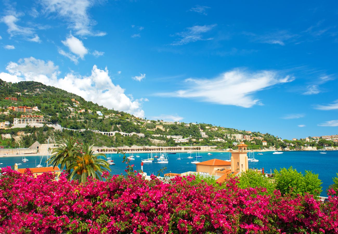VIEW OF VILLEFRACNHE VIEW OF VILLEFRANCHE
