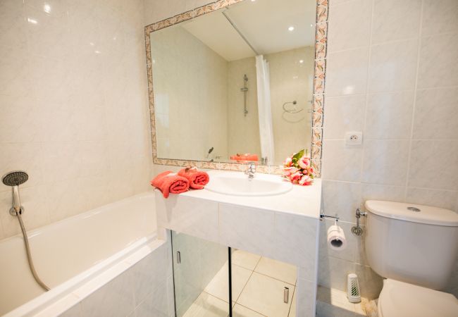 BATHROOM BATHROOM