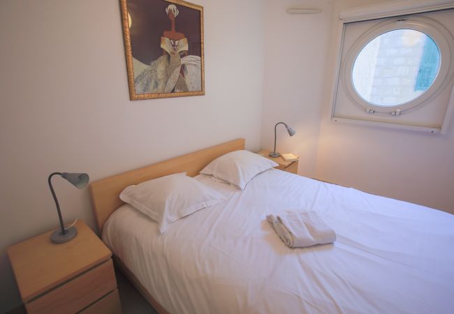 BEDROOM 2 BEDROOM 2