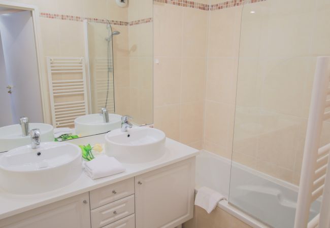 BATHROOM 1 BATHROOM 1