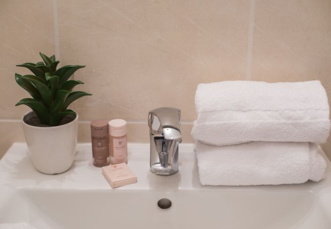 BATHROOM 2 BATHROOM 2
