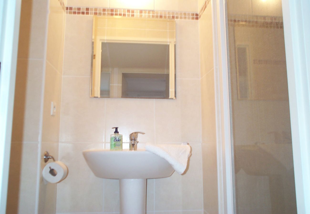 BATHROOM BATHROOM