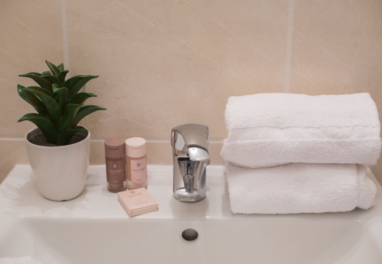 BATHROOM 2 BATHROOM 2